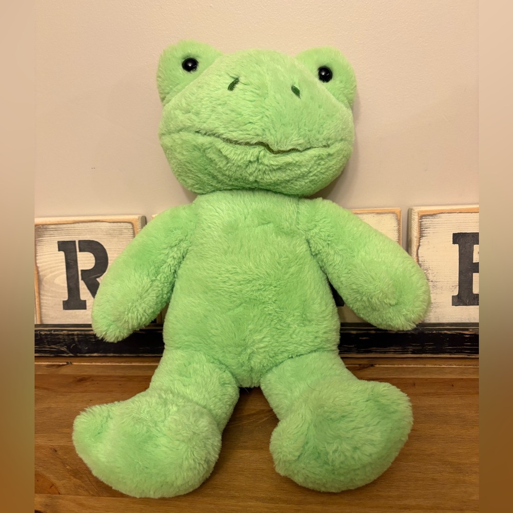 Build-A-Bear Workshop Spring Green Frog plush toy